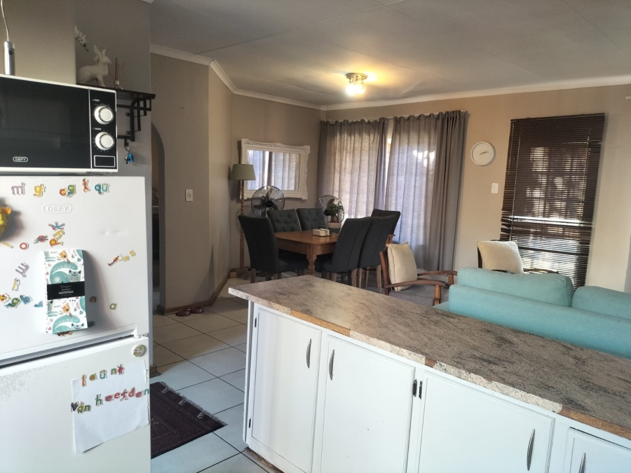To Let 2 Bedroom Property for Rent in Langenhovenpark Free State